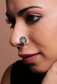 Maa Durga Elegance Clip-on image 2