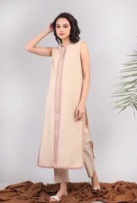 Set of 2: Beige Kantha Embroidered Front Slit Kurta With Solid Beige Narrow Pants image 1