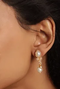 Kundan, Beads, And Kemp Combination Antique Gold Jewellery Set With Pair Studs image 2