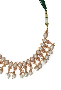 Kundan, Beads, And Kemp Combination Antique Gold Jewellery Set With Pair Studs image 6