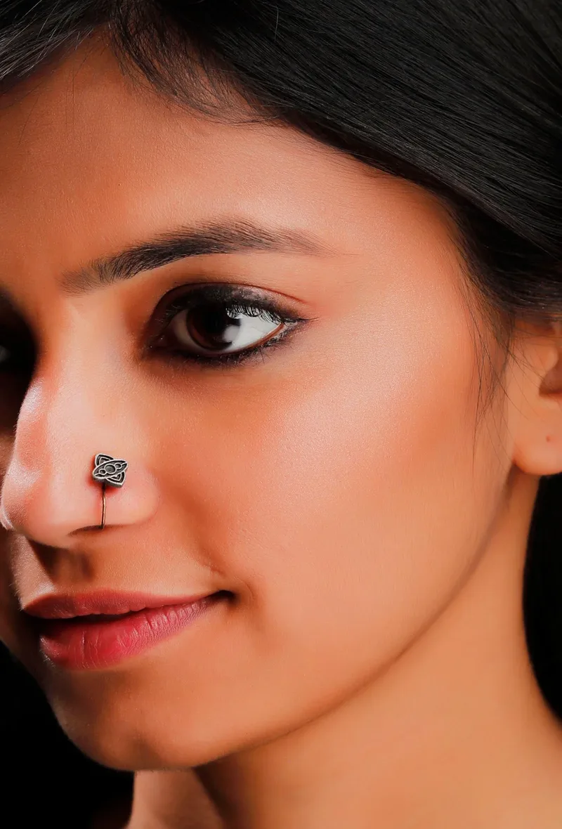 Silver Ancient Motif Nosepin