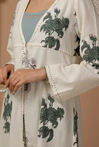 Set of 3 : Off White Floral Handblock Cotton Flex Cape and Powdered Blue Cotton Slip and Cotton Pants image 4