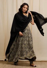 Set of 3:  Blue Ajrakh Print Slip Flared Kurta Black With Cotton Plain Dupatta with Ajrakh Print Churidar image 2