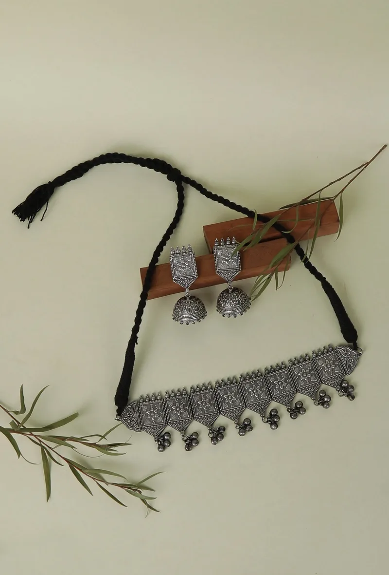 Silver Oxidized Choker With Earrings