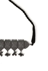 Silver Oxidized Choker With Earrings image 2