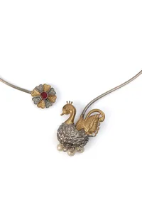 Regal Peacock Hasli image 3