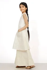 Set of 2: Snow White Cotton Anarkali Kurti with Flared Pants image 3