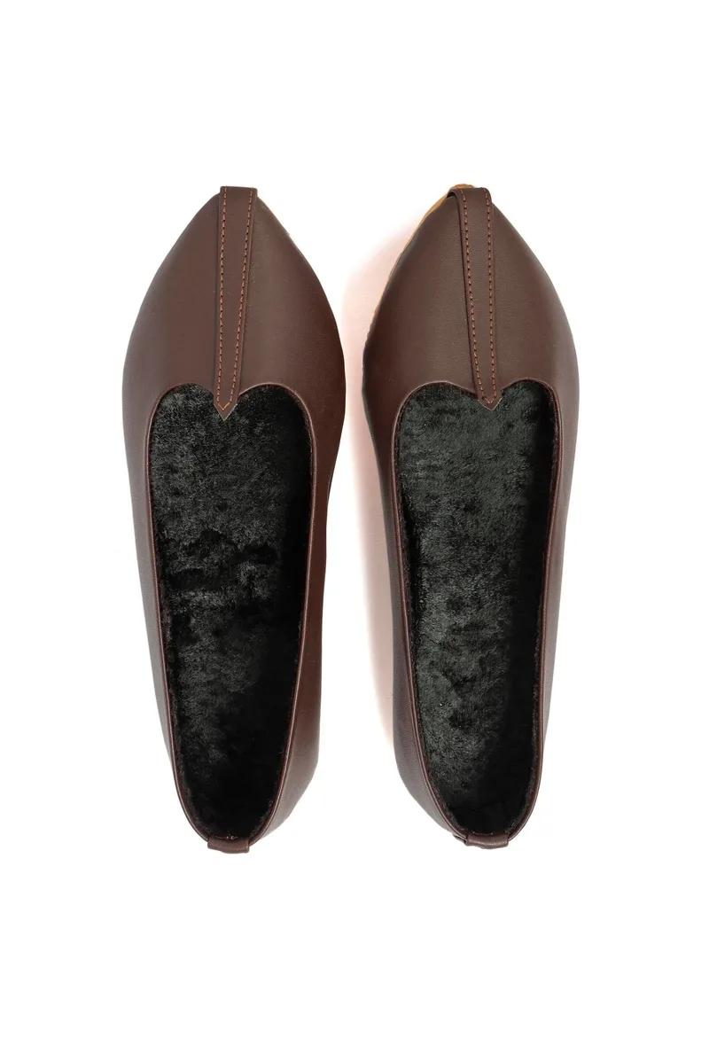 Chocolate Brown Cruelty-Free Leather Juttis