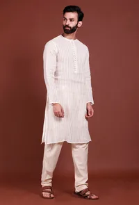 Set of 2 - Offwhite Stripes Malmal Kurta Pyjama Set image 3