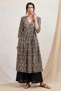 Set of 2: Black Kalamkari Kurta and Black Pallazo image 1