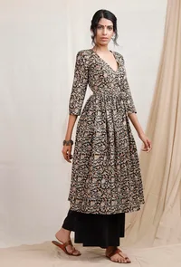 Set of 2: Black Kalamkari Kurta and Black Pallazo image 2