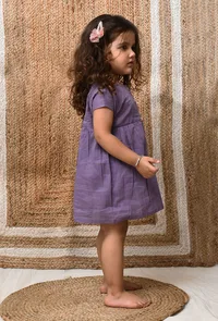 Set Of 2: Mauve Mul Mul Kurta With Shorts image 3
