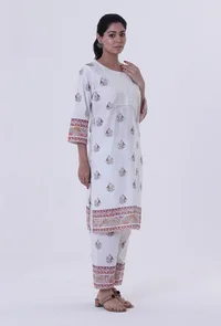 White Color Cotton Kurta With Multicolor Motif image 3
