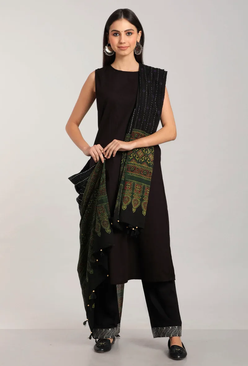 Raashi Black and Green Ajrakh-Kantha Cotton Dupatta