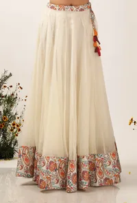 Set Of 3: Amala Organza Lehanga Skirt With Organza Blouse & Amala Floral Chintz Tasseled Dupatta image 4