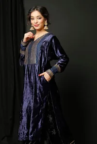 Blue Velvet Gota Phiran image 3