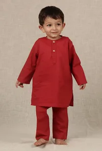 Set Of 2: Darsh Maroon Red Cotton Kurta & Pyjama image 1