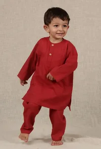 Set Of 2: Darsh Maroon Red Cotton Kurta & Pyjama image 2