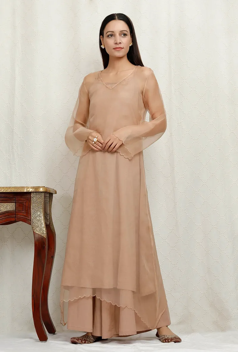 Organza Scallaped Cape