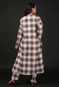White Woven Tartan Checks Phiran Kurta With Pockets image 4