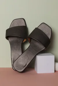 Scrappy Grey Cruelty Free Leather Heels image 2