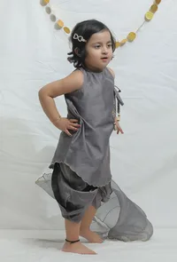 Set of 3: Grey Chanderi Slip Kurta with Dhoti Pants and Dupatta image 3