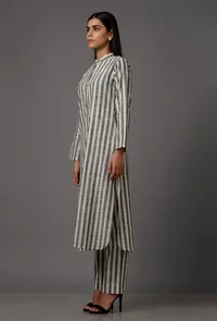 Green and White Stripes Pure Woven Cotton Kurta With Complimentary Matching Mask image 2