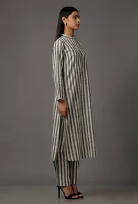 Green and White Stripes Pure Woven Cotton Kurta With Complimentary Matching Mask image 3