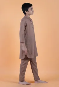 Set Of 2: Brown Mulmul Kurta & Pant image 2