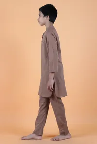 Set Of 2: Brown Mulmul Kurta & Pant image 3