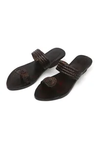 Neerja Braided Toe-Ring Cruelty-Free Genuine Leather Kolhapuri image 3