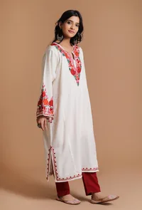 White Aari Embroidered Kashmiri Phiran-Free Size image 2