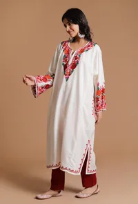 White Aari Embroidered Kashmiri Phiran-Free Size image 3