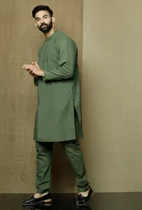 Set of 2:Moss Green Cotton Cambric Kurta and Pyjama image 3