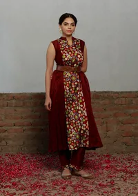Beige Kalamkari Printed Cotton Silk Midi Dress With Single Buckle Belt image 3