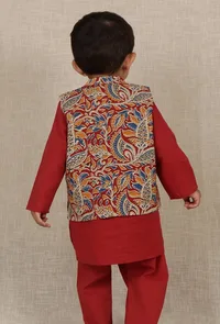 Ayan Maroon Red Kalamkari Printed Cotton Nehru Jacket image 3