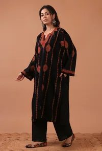 Black Woolen Sozni Embroidered Phiran- Free Size image 3