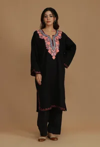 Elegant Black Kashmiri Aari Embroidered Phiran- Free Size image 2