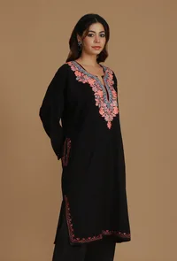 Elegant Black Kashmiri Aari Embroidered Phiran- Free Size image 4