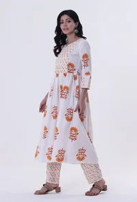 Set Of 3: White & Multicolor Cotton Block Printed Kurta, Pant & Dupatta image 3