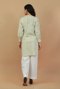 Set of 2: Green Striped Hand Block Printed Kurta with Solid White Pants image 3