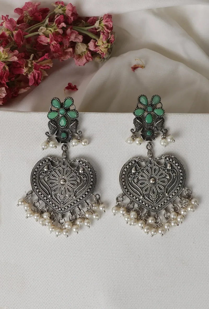Green Kundan Heart Shape Pearl Drop&nbsp;Earrings