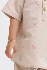 Set Of 2: Beige Dobby Shirt and Beige capri image 4