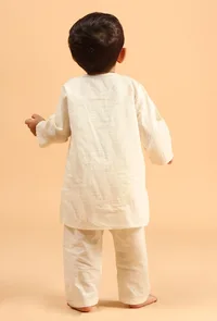 Set Of 3: Neil Off White Cotton Kurta, Pyjama & Khaki Ajrakh Print Jacket image 4