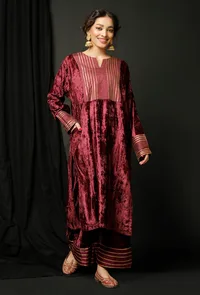 Set of 3 : Wine Velvet Phiran With Wine Velvet Pallazo and Color Block Odhni image 2