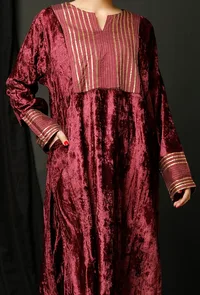 Set of 3 : Wine Velvet Phiran With Wine Velvet Pallazo and Color Block Odhni image 5