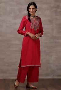 Mahnoor Fuchsia A-Line Long Woollen Kurta image 2