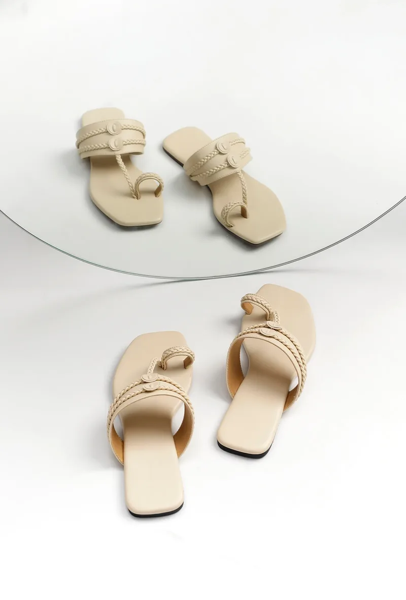 Creamy White Cruelty Free Leather Inspired Kolhapuri