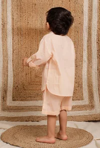 Set Of 2: Peach Mul Mul Short Kurta With Short image 3