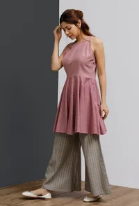 Set of 2: Onion Pink Hand-Block Printed Short Kurti With Grey Hand-Block Stripe Printed Palazzo image 2